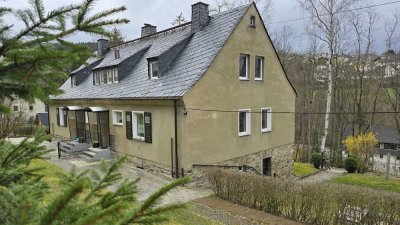 Schöne DHH am Waldrand mit tollem Grundstück!