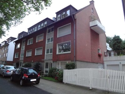 Geschmackvolle, gepflegte 2-Zimmer-Wohnung mit EBK, Balkon und Parknutzung in Essen