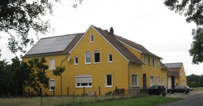 Wohnhaus 15 Zi. mit Einliegerwohnung - Resthof / Renditeobjekt mit 29,8 KW Photovolt. + 10 Garagen