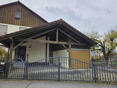 Einfamilienhaus in ruhiger Wohnlage mit wunderschönem Garten und Garage