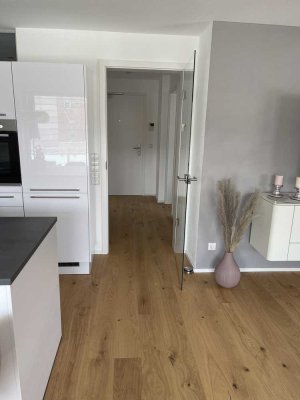 Luxuriöse 2-Zimmer-Wohnung mit Balkon und EBK am Schloßberg