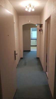 Helle 4 ZKB Wohnung mit Balkon u Einbauküche - von privat