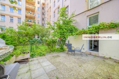 IMMOBERLIN.DE - Behagliche Altbauwohnung mit Gartenterrasse in ruhiger Lage beim Wrangelkiez