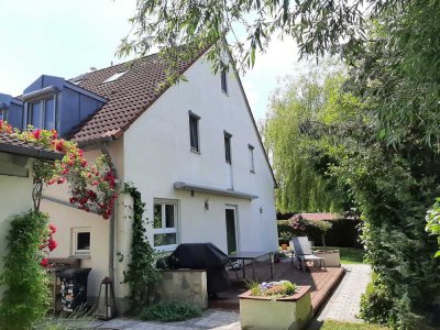 DHH mit Blick ins Grüne im Herzen von Hallbergmoos