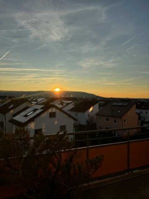 ***3,5-Zi.-Penthouse-Wohnung mit Fernblick in Kernen-Rom.***