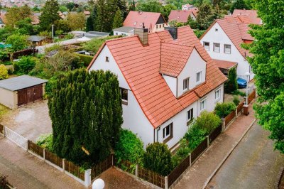 Zentrumsnah! Mit Garage, Keller, modernem Bad: Umfassend sanierte Doppelhaushälfte in Naumburg