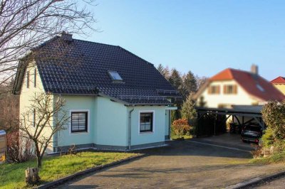 Modernisiertes Einfamilienhaus auf Hanggrundstück in Südausrichtung