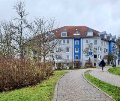 Helle, frisch renovierte 2-Zimmerwohnung mit EBK und Balkon in Würzburg Heuchelhof