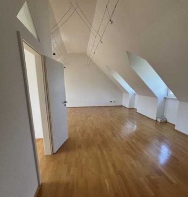 Exklusive 2,5-Zimmer-Wohnung mit Rheinblick im historischen Cohnenhof, Köln-Langel