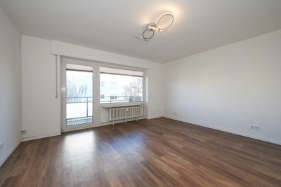 Schöne 3 Zimmer Wohnung mit großem Balkon