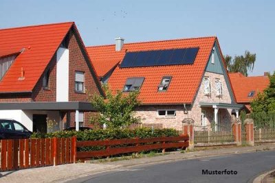 Barrierefrei zugängliche Doppelhaushälfte mit Carport