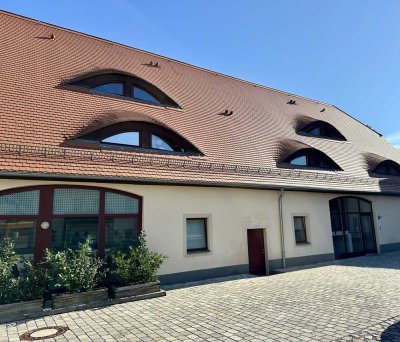 3-Raum-Maisonette-Wohnung im historischen Vierseithof mit Loggia und Stellplatz in Einzelgarage