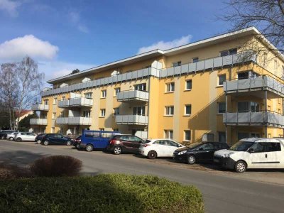 Stilvolle Dachgeschosswohnung mit Balkon und eigenem Stellplatz