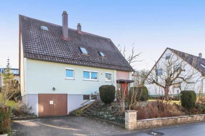 Einfamilienhaus mit großem Südgarten, Terrasse und Garage