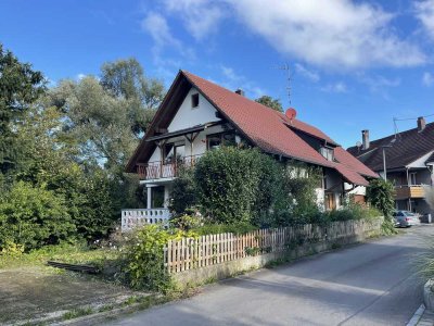 Einfamilienhaus In Mochenwangen -  BJ 1990 - Renovierungsbedürftig - Zentrumsnahe grüne Lage