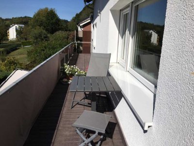 Prüm, schöne helle EG 2-Zimmer Wohnung mit großem Balkon und schöner Aussicht