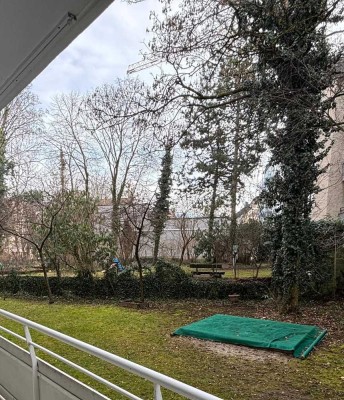 Charmante 2,5-Zimmer-Wohnung mit Balkon und Top-Lage in Schwabing-West