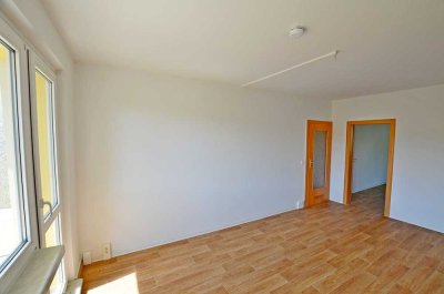 sanierte 3-Raum-Wohnung mit Badewanne und Balkon! Bezug ab 01.03.25 möglich!