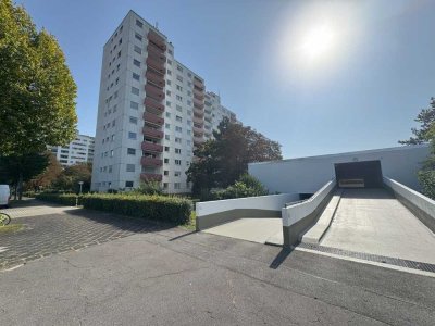 Wohnen im Grünen: Lichtdurchflutete Wohnung mit Weitblick im Niederfeld