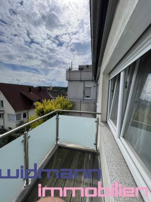 Herrlicher Balkon mit Aussicht wartet auf Genießer.