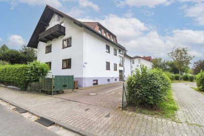 Wohnen mit Grün: Familienfreundliche Souterrainwohnung mit eigener Terrasse und Gemeinschaftsgarten