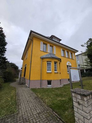 Repräsentative Villa mit 3 WE + 3 Garagen, Gartenhaus und großem Grundstück , zu verkaufen :)