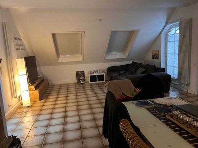 zentrale 4 Zimmer Wohnung zu vermieten