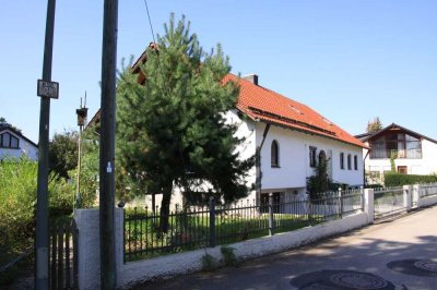 Geräumiges Einfamilienhaus in idyllischer Lage