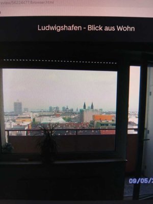 Freundliche und  renovierte 2-Zimmer Wohnung im 10. Stock mit Blick nach Mannheim-Heidelberg