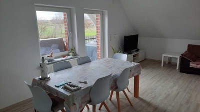 Ansprechende 4-Zimmer-Etagenwohnung mit Balkon in Calden