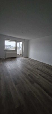 Gesucht wird max. 2 Personenhaushalt für 2 Zimmer -Dachgeschosswohnung mit schönem Balkon