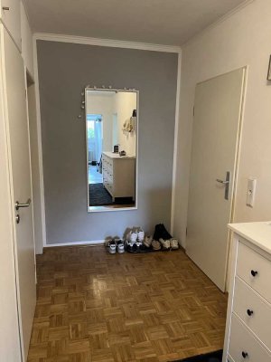 Gepflegte 2-Zimmer Wohnung mit Parkettboden und Blick in den Garten in der Stadtmitte von Langenfeld