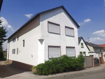 Modernisiertes EFH mit 148m² Wfl, Balkon, zzgl. 2 Einliegerwhng. insg. 65m², 820,- Mieteinnahmen!