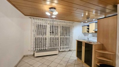 Stadtnahe teilmöbl. helle Wohnung mit Balkon ab 01.02.2025 zu vermieten