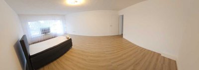 Erstbezug nach Sanierung mit Balkon: Stilvolle 2-Zimmer-Wohnung in Jockgrim