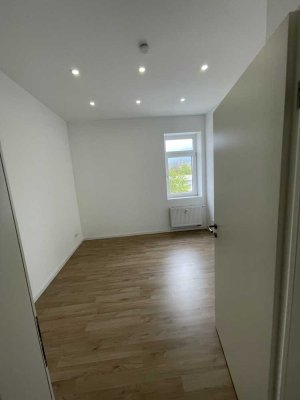 Modernisierte 3-Raum-Wohnung mit Einbauküche in Wolfsburg