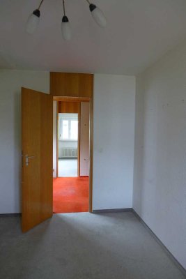 Gut geschnittene 4,5 Zimmer Wohnung mit Balkon Oberesslingen