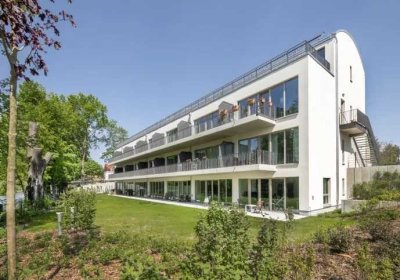 Schöne 2 Zimmerwohnung mit eigenem Balkon und großartigem Wasserblick