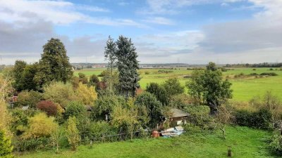 NEU! "Grüner wird´s nicht"! Bildschöne u. kompakte 4 Zi.-EG-Wohnung am Fuße der Natur!