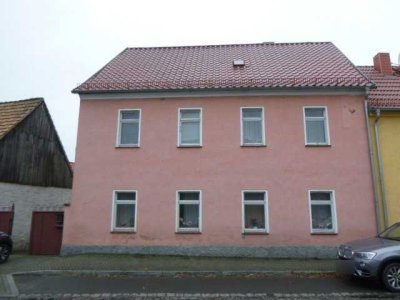 Einfamilienhaus mit Gestaltungspotential und Nebengebäuden in Schildau