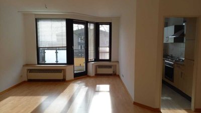 Freundliche 2,5 Zimmer-Wohnung mit Balkon oberhalb von Essen-Steele