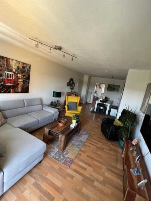 Freundliche 3-Zimmer-Wohnung mit Balkon und Einbauküche in Roding