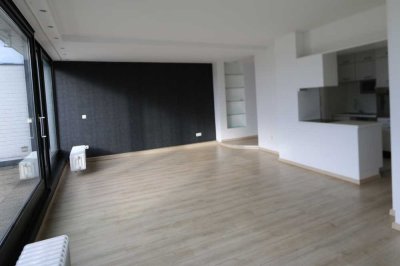 Attraktive 2,5-Zimmer Wohnung im DG mit zwei Terrassen in Düren/Gürzenich!