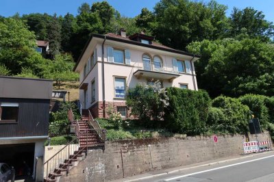 Freistehendes 3 Familienhaus mit separatem Apartment  direkt am Neckar!