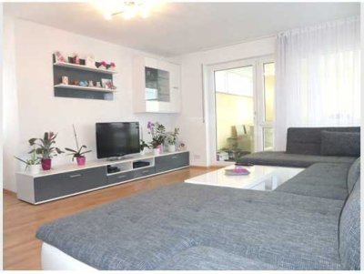 3,5-Zimmer-Wohnung in Kornwestheim mit XXL-Loggia, EBK, Aufzug und 2 TG-Stellplätzen