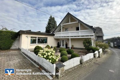 Sehr gepflegtes Einfamilienhaus mit großem Grundstück!