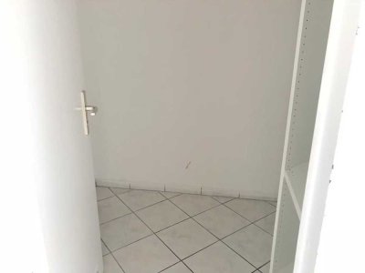 Direkt vom Eigentümer: 12. Etage, attraktive Wohnung in Top-Lage von Neu-Isenburg