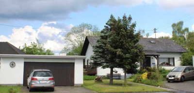 IHR TRAUM IM GRÜNEN: TOLLES HAUS, DOPPELGARAGE, GROSSES GRUNDSTÜCK- AUSBAURESERVE, RUHIGE LAGE