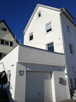 Saniertes Haus mit vier Zimmern und Einbauküche in Gomaringen