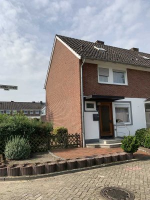 Reihenendhaus in ruhiger Lage mit großem sonnigen Grundstück